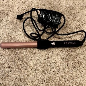 FOXYBAE 25mm black curling wand w rose gold barrel